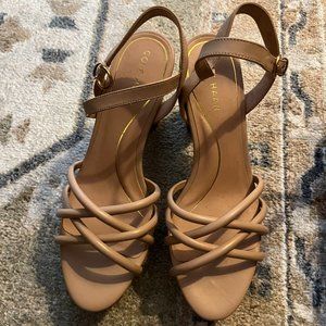 Barely Worn Excellent Condition Cole Haan Size 8.5 Tan Grove Platform Sandals